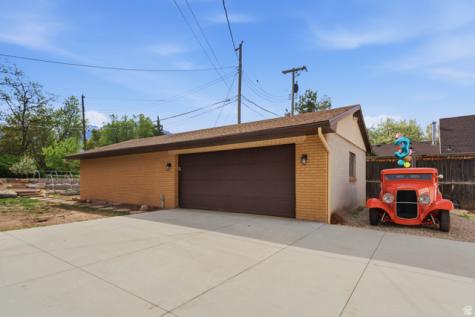 2052 E 3780 S Millcreek UT 84109