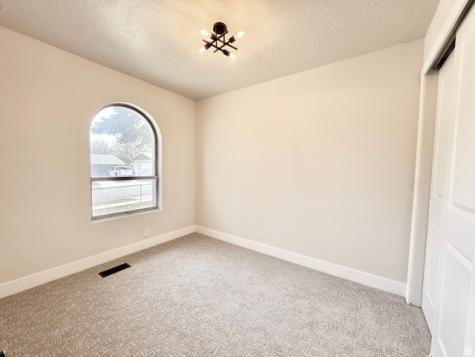 5222 S Queenswood Drive Taylorsville UT 84129