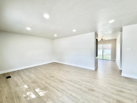 5222 S Queenswood Drive Taylorsville UT 84129