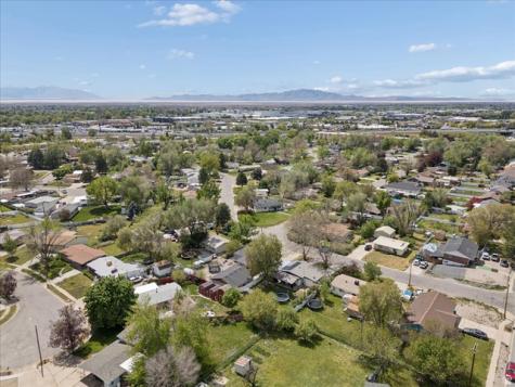 962 N La Verde Layton UT 84041