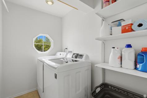 581 E Compass Circle N North Salt Lake UT 84054