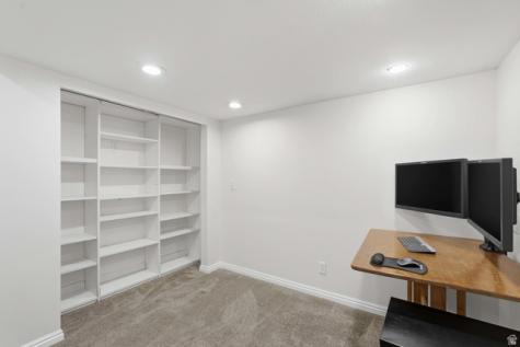 581 E Compass Circle N North Salt Lake UT 84054