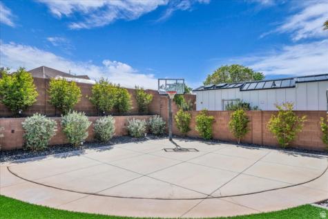 2498 E Arbor Drive St. George UT 84790