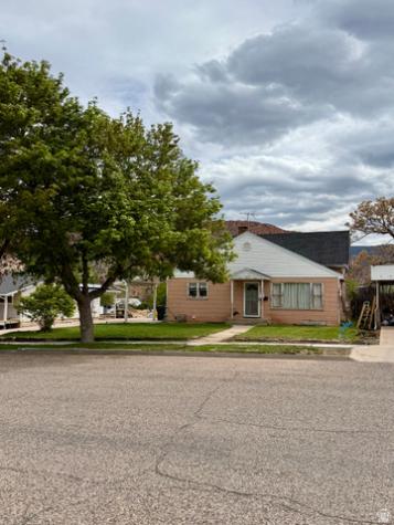 299 S 300 E Cedar City UT 84720