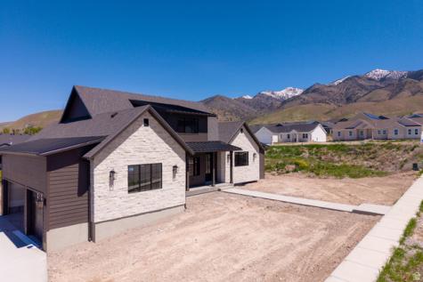 881 E 100 N Hyde Park UT 84318