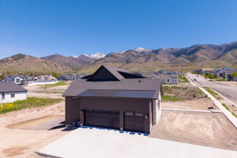 881 E 100 N Hyde Park UT 84318
