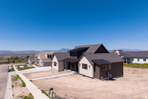 881 E 100 N Hyde Park UT 84318