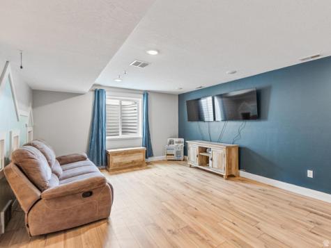 829 E 600 N Hyde Park UT 84318