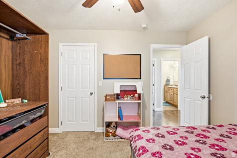 5222 N Tomahawk Drive Enoch UT 84721