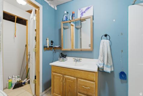 1290 E 100 S Springville UT 84663