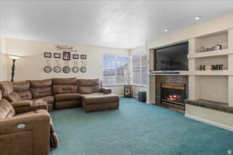 19 S 820 E Tooele UT 84074