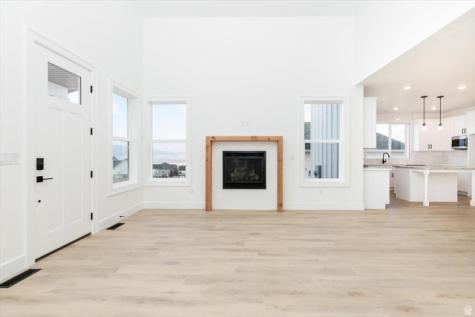 1153 E 160 N Hyde Park UT 84318
