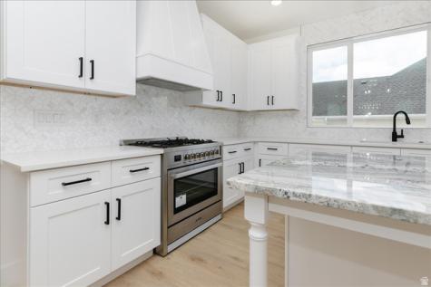 1153 E 160 N Hyde Park UT 84318