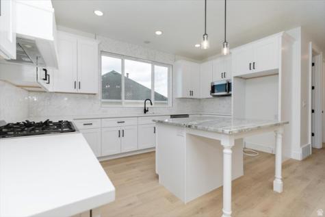 1153 E 160 N Hyde Park UT 84318