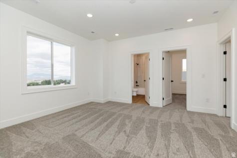 1153 E 160 N Hyde Park UT 84318