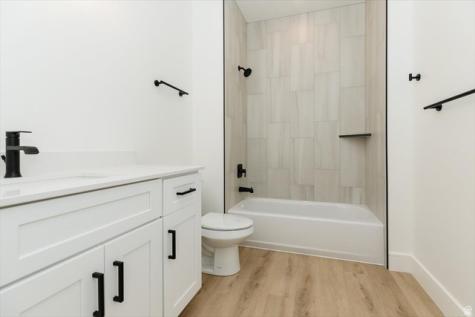 1153 E 160 N Hyde Park UT 84318