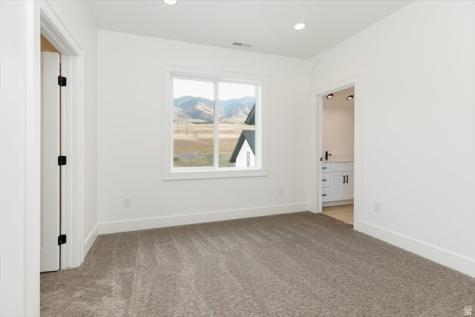 1153 E 160 N Hyde Park UT 84318