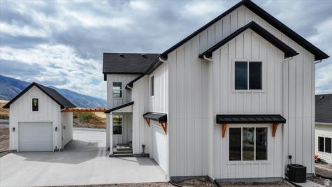 1153 E 160 N Hyde Park UT 84318