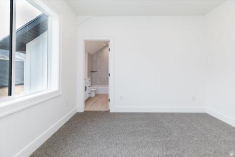 1153 E 160 N Hyde Park UT 84318