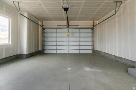 1153 E 160 N Hyde Park UT 84318