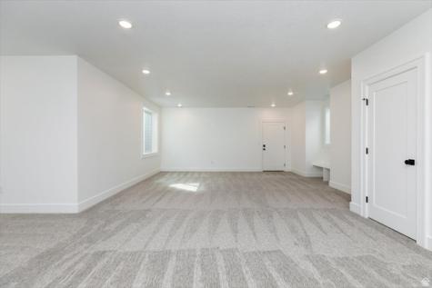 1153 E 160 N Hyde Park UT 84318