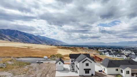 1153 E 160 N Hyde Park UT 84318