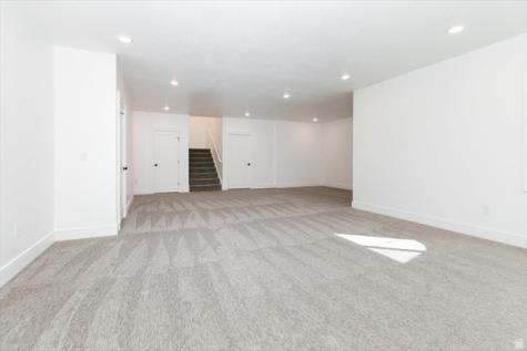 1153 E 160 N Hyde Park UT 84318