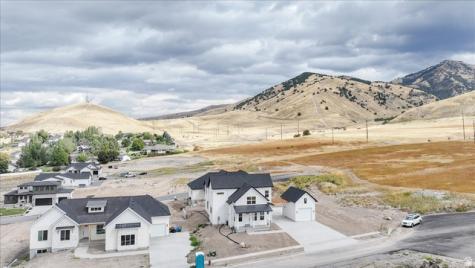 1153 E 160 N Hyde Park UT 84318