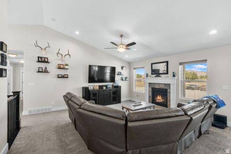 6710 W 10125 N Tremonton UT 84337