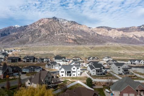 159 E 3900 N North Ogden UT 84414