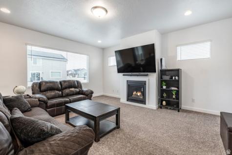 4068 W 1200 S Syracuse UT 84075