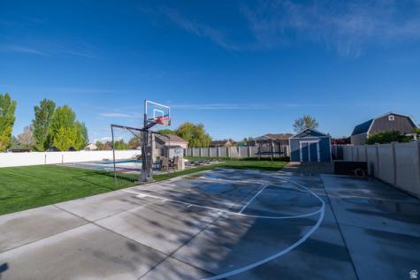 3328 W 1500 N Clinton UT 84015