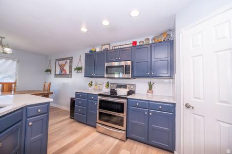 3328 W 1500 N Clinton UT 84015