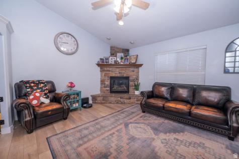 3328 W 1500 N Clinton UT 84015