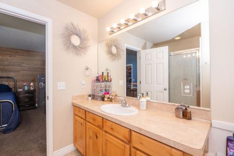 3328 W 1500 N Clinton UT 84015