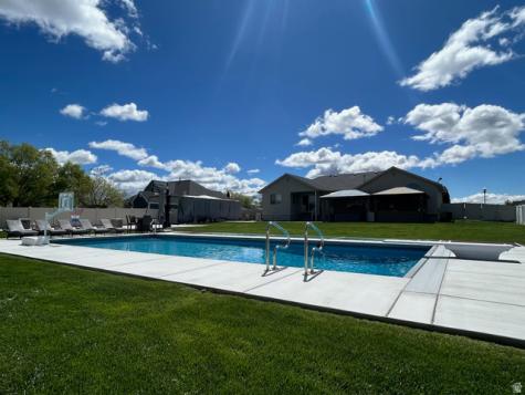 3328 W 1500 N Clinton UT 84015