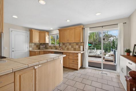 2073 E 10095 S Sandy UT 84092
