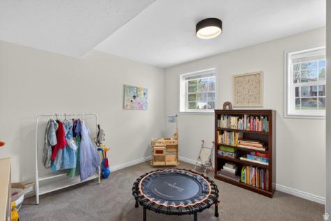2073 E 10095 S Sandy UT 84092