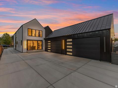 2215 E 3205 S Millcreek UT 84109