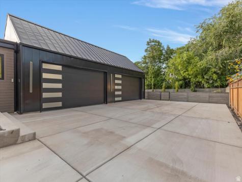 2215 E 3205 S Millcreek UT 84109