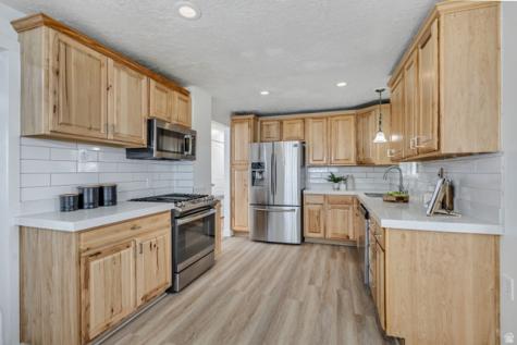 1119 E 10600 S Sandy UT 84094