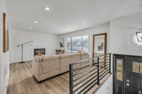 1119 E 10600 S Sandy UT 84094