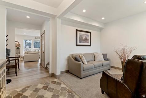 365 S Mountain Road Fruit Heights UT 84037