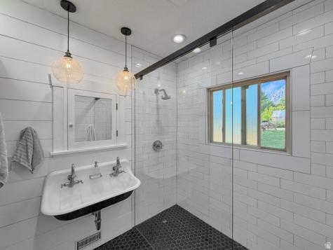 684 E 2650 N North Ogden UT 84414