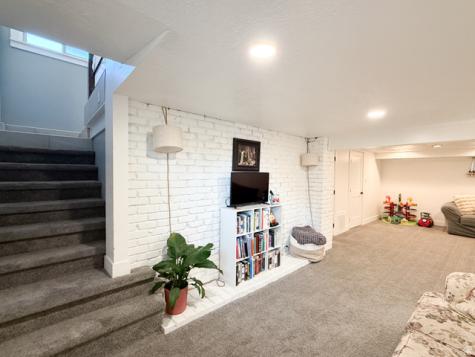 684 E 2650 N North Ogden UT 84414