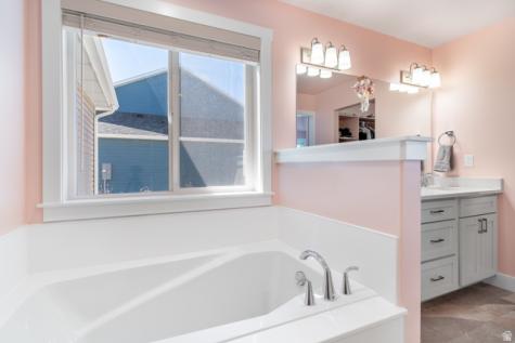 437 N 800 E Hyde Park UT 84318