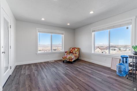 437 N 800 E Hyde Park UT 84318
