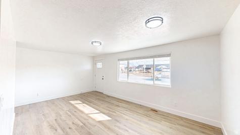 1361 E 400 S Springville UT 84663