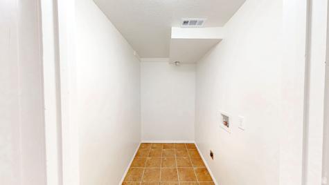 1361 E 400 S Springville UT 84663