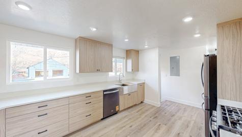 1361 E 400 S Springville UT 84663